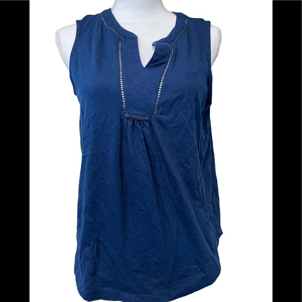 ST. JOHN’S BAY DARK BLUE TOP, SIZE LARGE